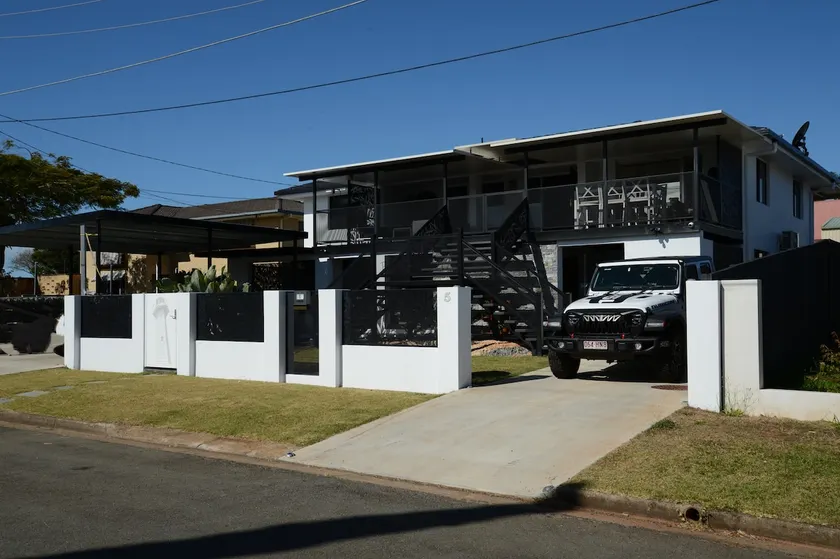 Industrial style self contained,private studio - Image 1