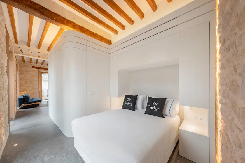 Tandem Pórtico Alicante Suites - Image 1