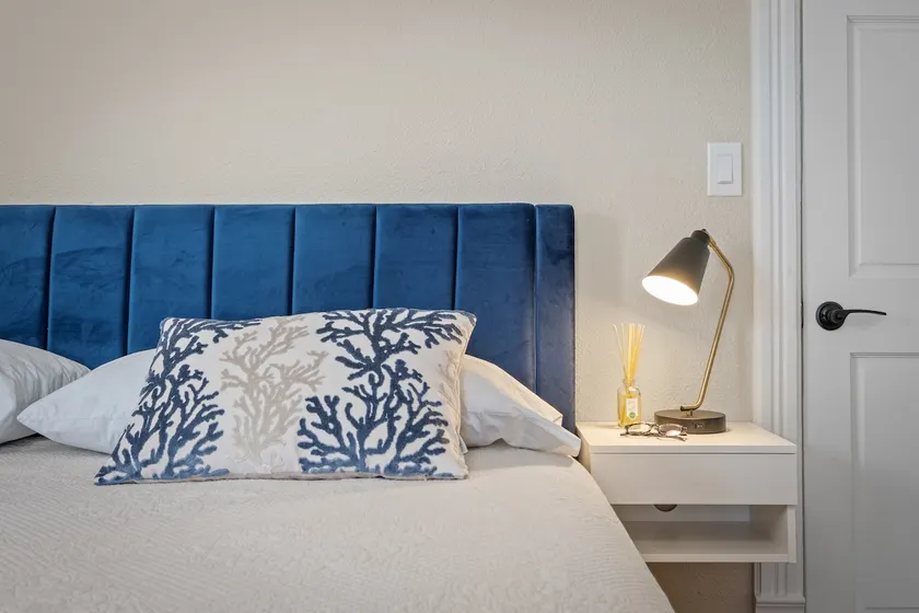 King Bed, Family-Friendly Homebase, and Walkable! - Image 1