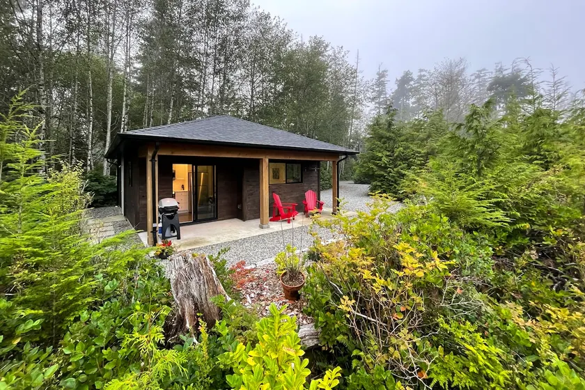Tidal Retreat Cabin - Image 1