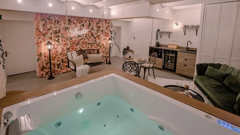 Venusa Comédie Suite • Private Jacuzzi • Montpellier - Image 1
