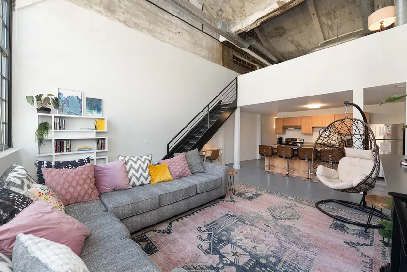 Large loft near Kings Island. On bike trail/River. - Image 1