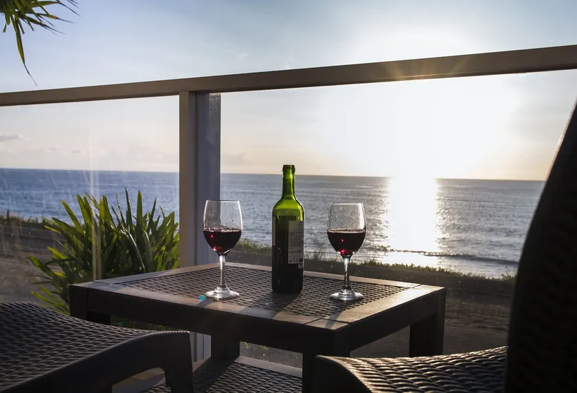 Suite1BR with Ocean View and Direct Beach Access - Image 1