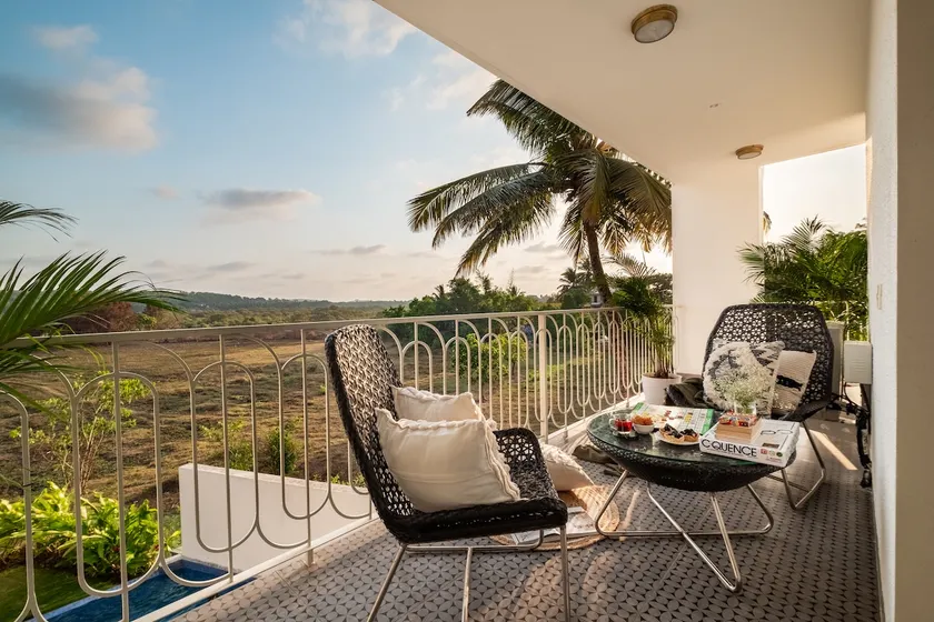 2BR Treas Apt|Shared Infinity Pool|Genset|Candolim - Image 1