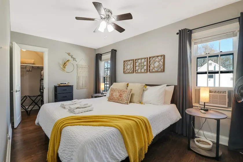 Tranquil Haven, 1 King Bed, Retreat by the River - Image 1