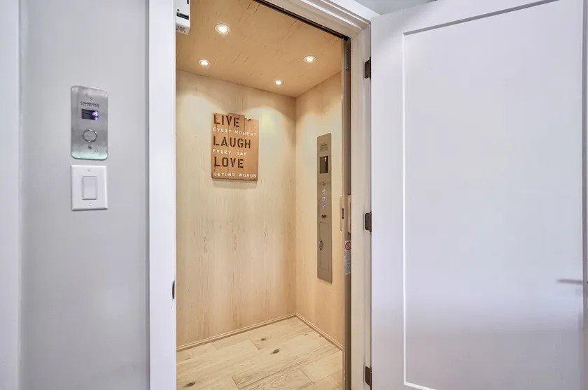 Steps to the Beach + Lakeviews + HotTub + Elevator - Image 1