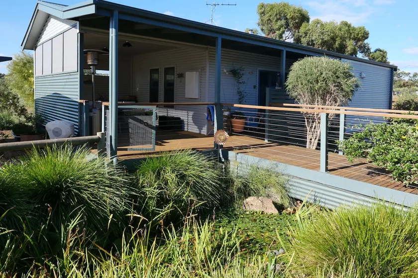 Ovenden Lodge Guesthouse - Image 1