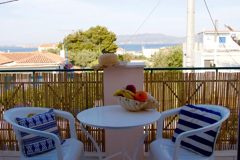 Maria's seaview studio - Image 1