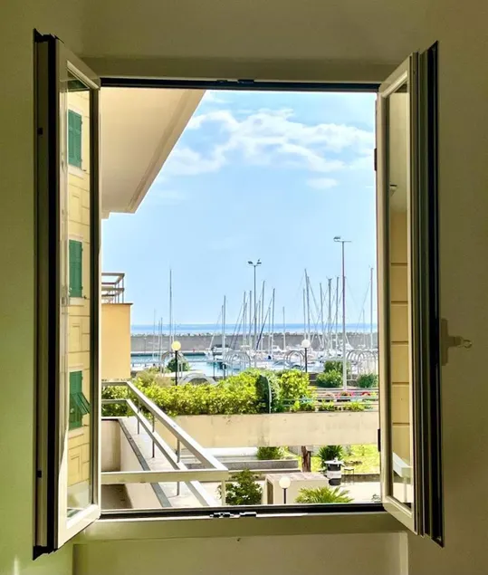 Ca Dei Pescatori from Lavagna beaches - Image 1