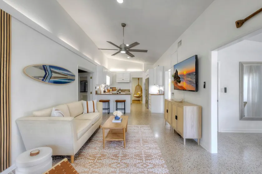 Pool table! Fire Pit! 10 min to beach! Pets! - Image 1