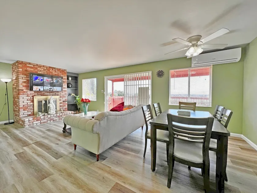 Private Upper Level Unit Open Patio Bay View 1301U - Image 1