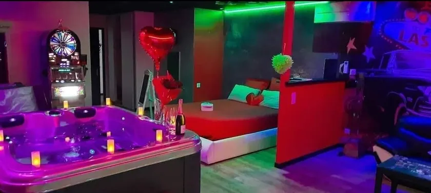love room - Image 1