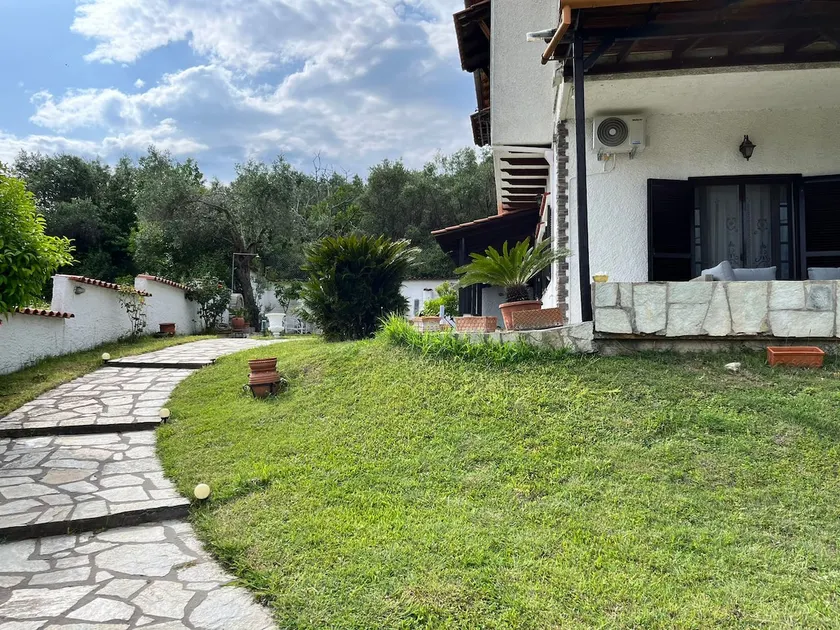 Sea view Traditional Summer House - Image 1