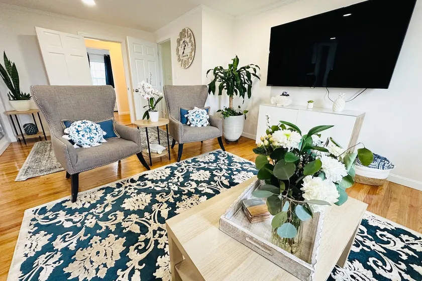 The Charming Apartment 10 min to Newport Beaches - Image 1