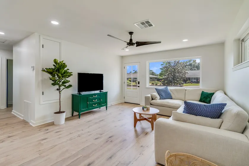 KING Bed•Prime Location•Fast WiFi•Cajun Luxury - Image 1