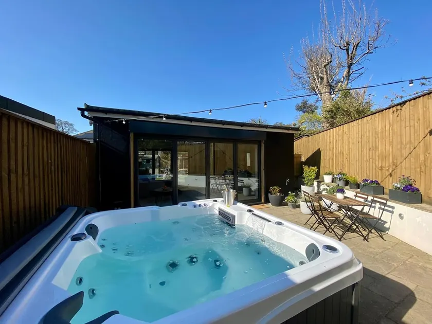 The Garden Retreat with Hot Tub - Image 1