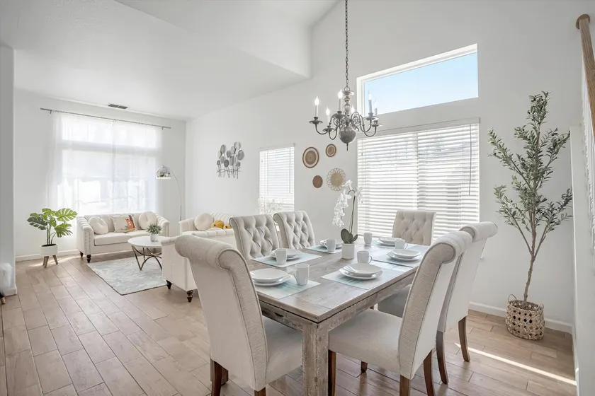Peaceful Lux Retreat in ElkGrove - Image 1