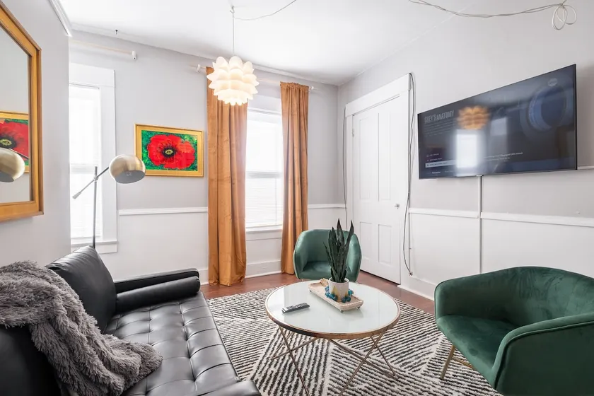 Walkable Historic Home (FREE Bikes to use) - Image 1