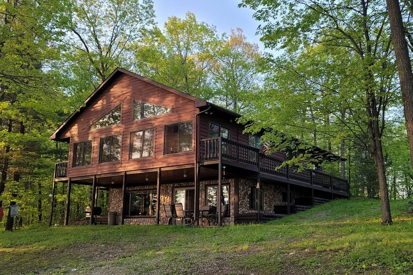 Hidden Gem on Private Lake! - Image 1