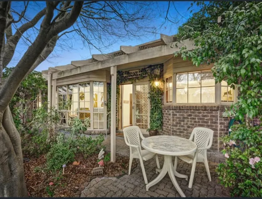Beautiful Parkview Luxury House - Image 1