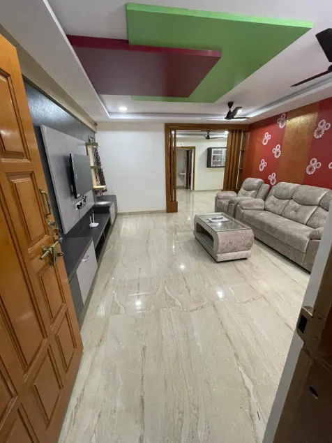 Elegant Spacious Fully Furnished 3BHK Near Beach - Image 1