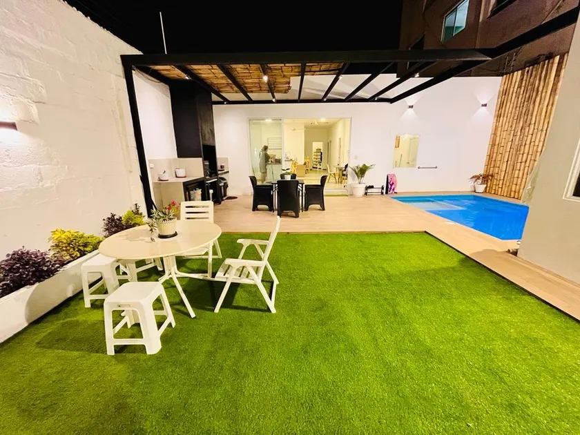 Vacation home with a pool and air conditioning - Image 1