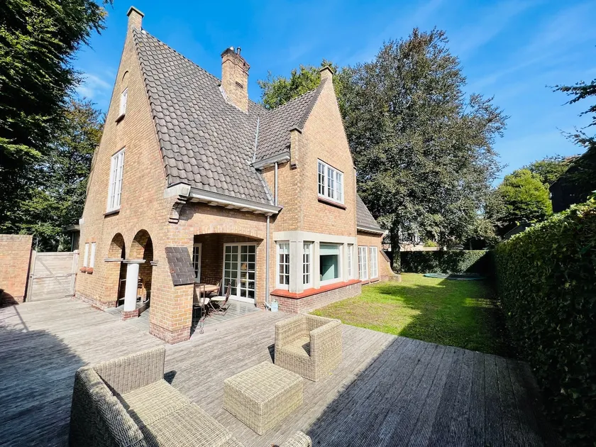 Central villa with 4 bedrooms - Image 1