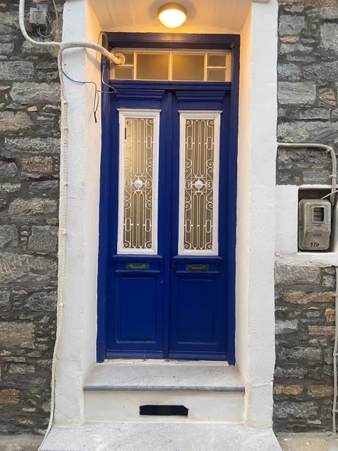 Blue Stone House - Image 1