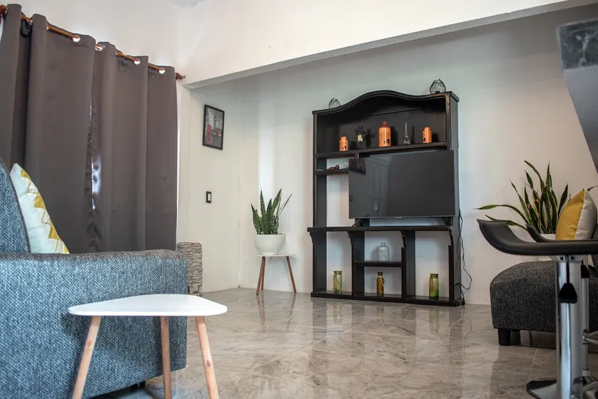 Centrally located home in VHSA - Image 1
