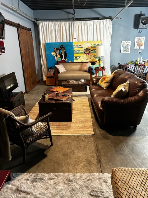 The Blue Possum Lodge - Image 1