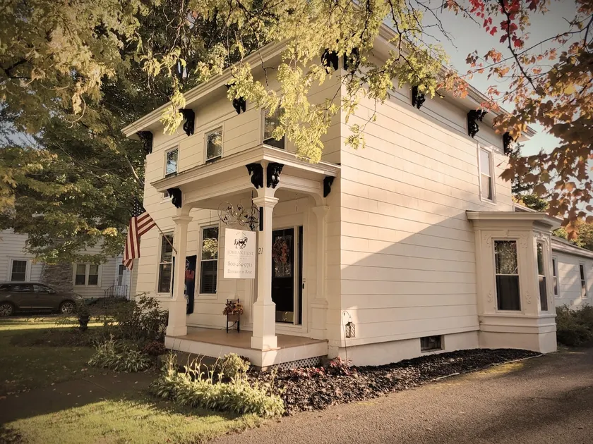 A stay at the 1850 Haines House on the Erie Canal - Image 1