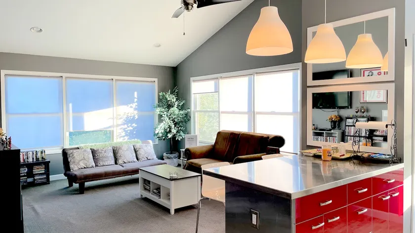 Fully Stocked, Superior Comfort, Private & Movies - Image 1