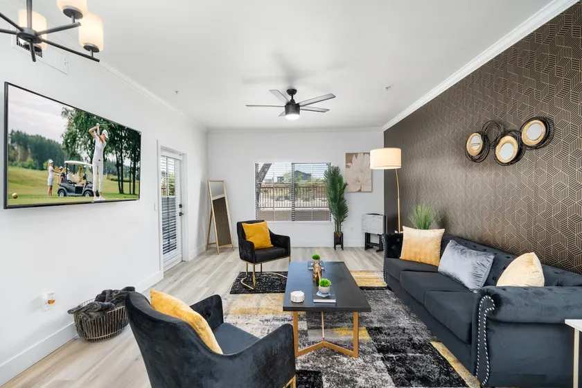 Luxury Comfy Spacious Condo near Downtown Chandler - Image 1