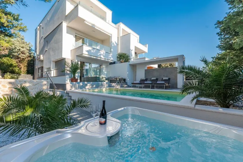 Luxury apartment SUNSET with private pool and jacuzzi - Image 1