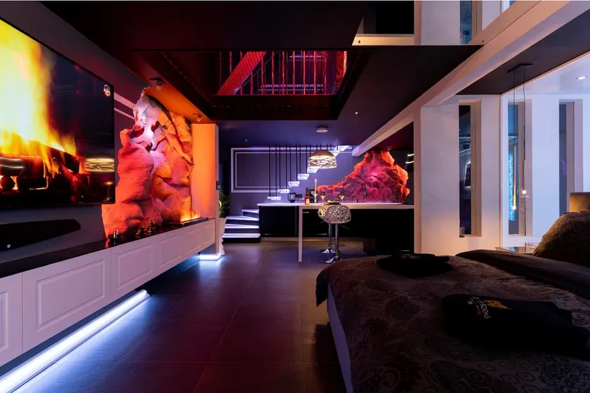 The Secrets of the Castel - The Suite - Image 1