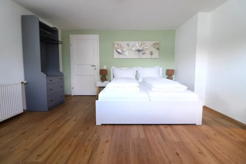 Great apartment with parking (Top 8)! - Image 1