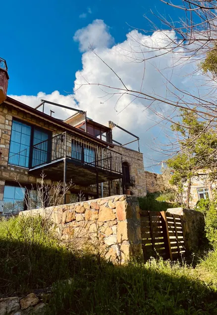 Vacation and Village House with a View in Mount Ida - Image 1