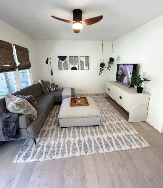 Blissful Bungalow w Private Yard Pet Friendly - Image 1