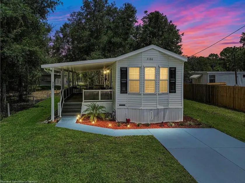 Avon Park: Boho Chic Retreat - Image 1