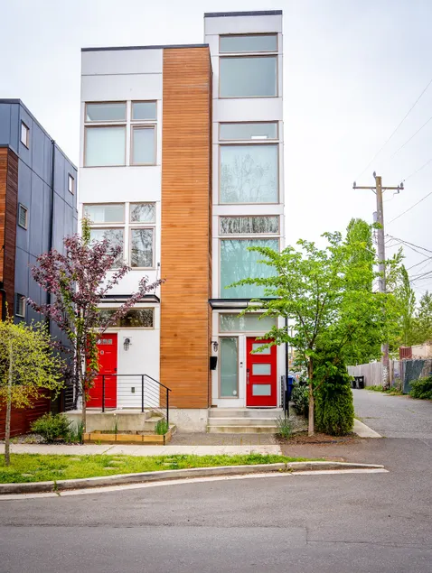 Free Parking • Steps to Light Rail, Stadiums & VA - Image 1