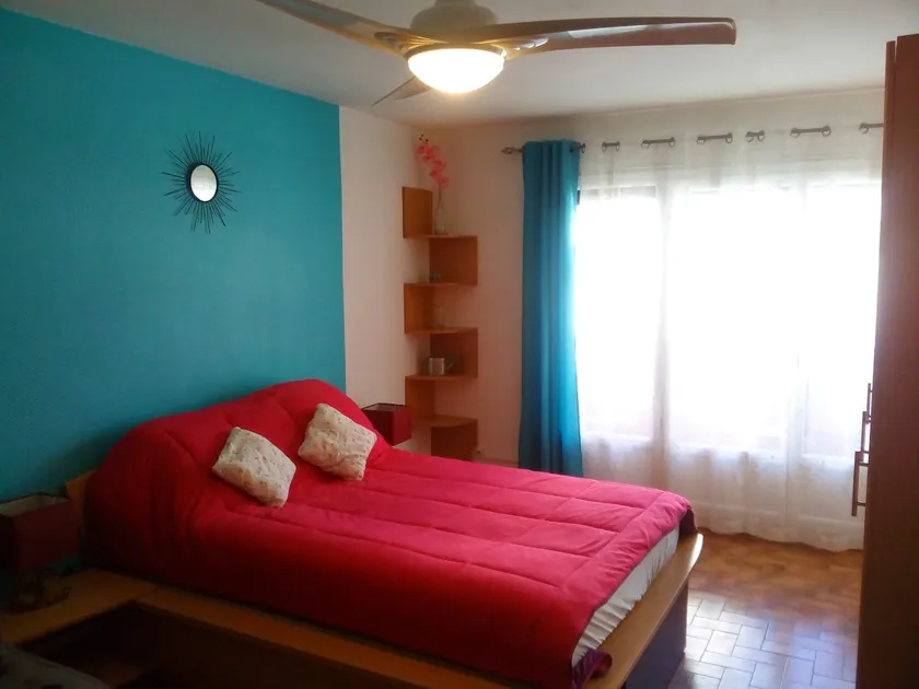 Large renovated studio, city center - Image 1