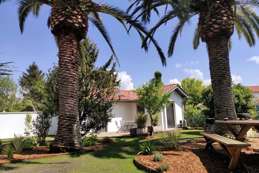 Charming detached house - Image 1