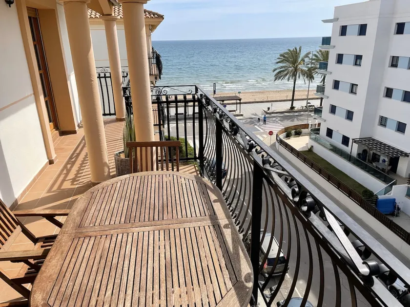 Apartment 10m from the beach with a pool - Image 1