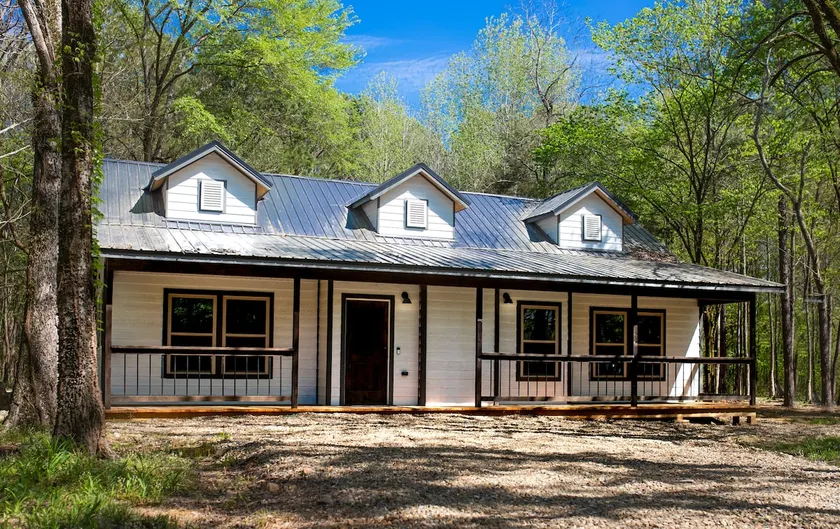 The NEW Luna Lodge in Broken Bow - Image 1