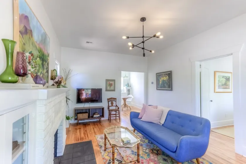 Remodeled Gem 5 minutes to UA - Image 1