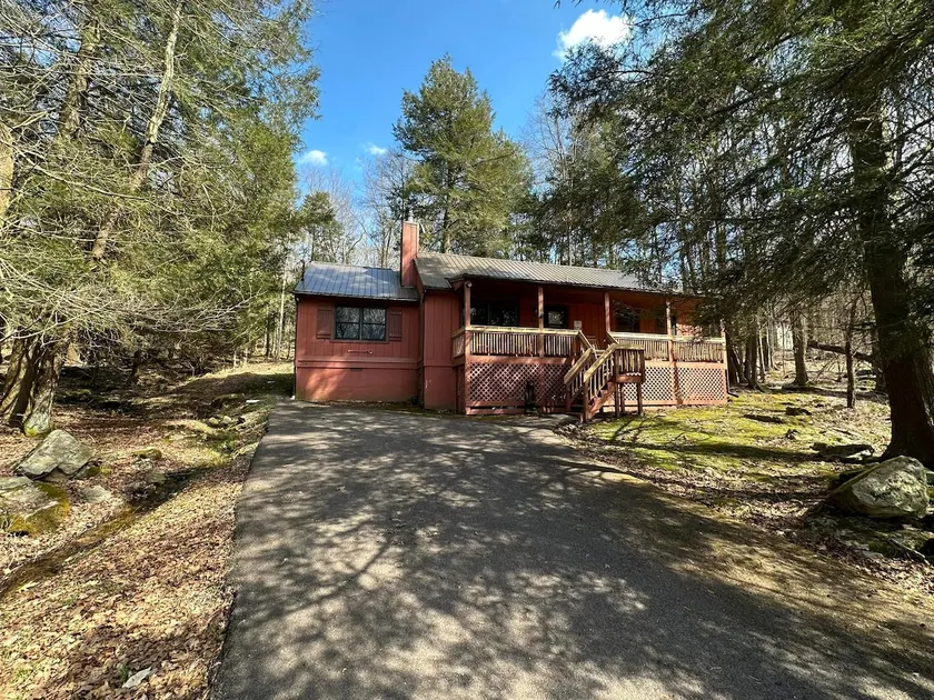 Pet Friendly Cabin close to Alpine Lake - Image 1