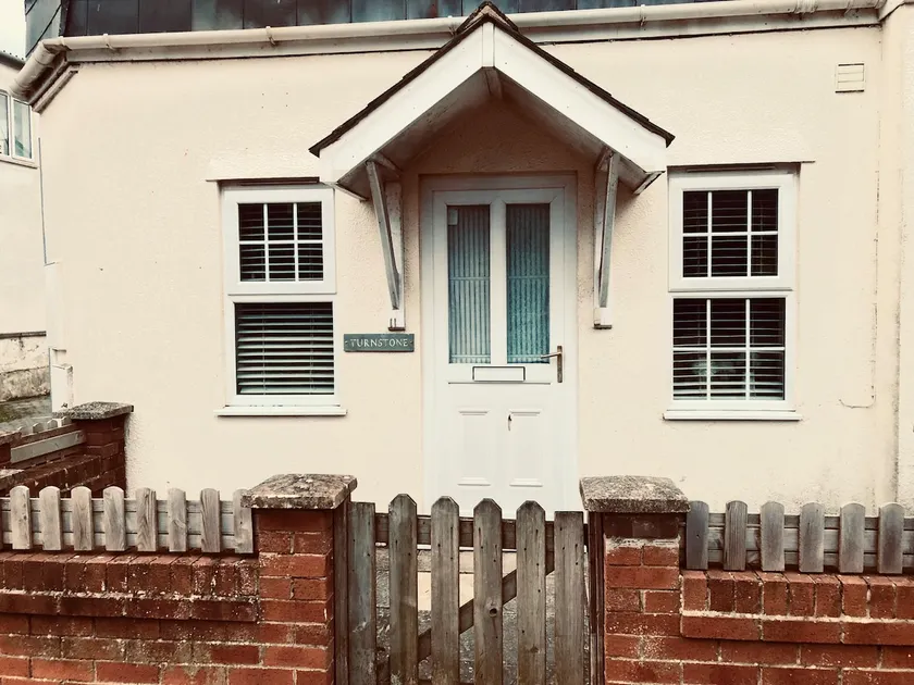 A quaint bolt hole in a central location - Image 1