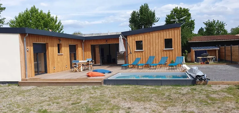 Beautiful wooden villa, heated salt pool - Image 1