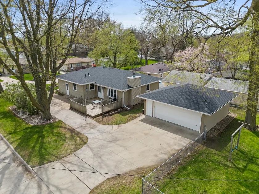 Beautiful home minutes from downtown! - Image 1