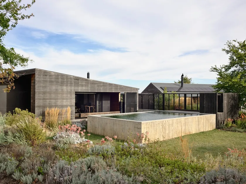 Hillplains Estate – Off-Grid House & Cottage - Image 1